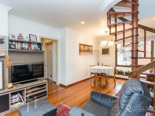 Apartamento com 153m², 4 dormitórios, 2 suítes, 1 vaga, Floresta em Porto Alegre