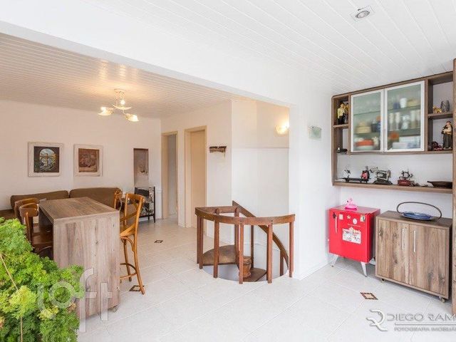 Apartamento com 153m², 4 dormitórios, 2 suítes, 1 vaga, Floresta em Porto Alegre