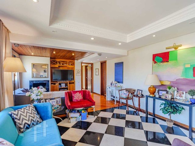 Apartamento com 120m², 3 dormitórios, 1 suíte, 1 vaga, Menino Deus em Porto Alegre