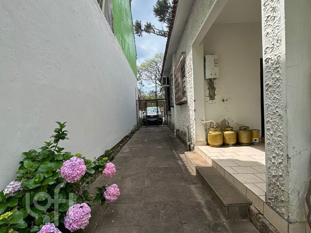 Casa com 561m², 3 dormitórios, 1 suíte, Menino Deus em Porto Alegre