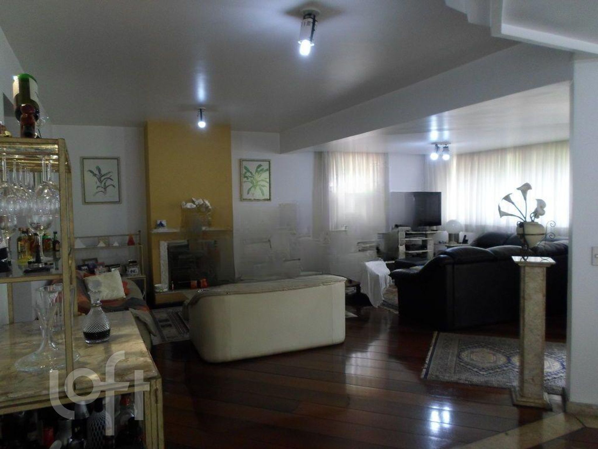 Apartamento à venda com 4 quartos, 220m² - Foto 1