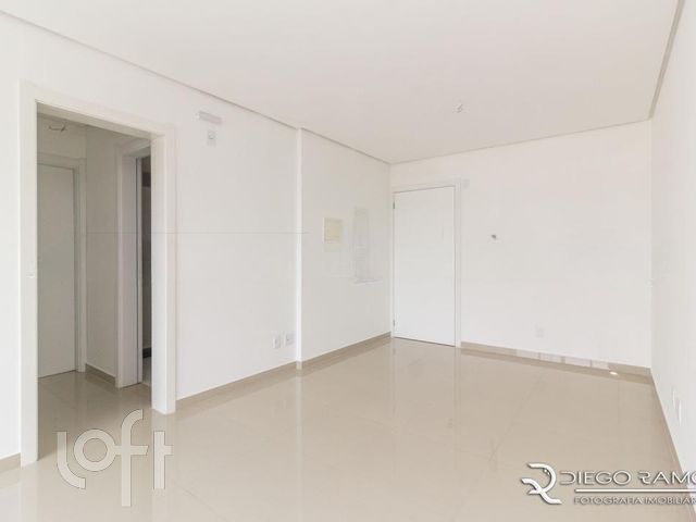 Apartamento com 71m², 2 dormitórios, 1 suíte, 1 vaga, Vila Ipiranga em Porto Alegre
