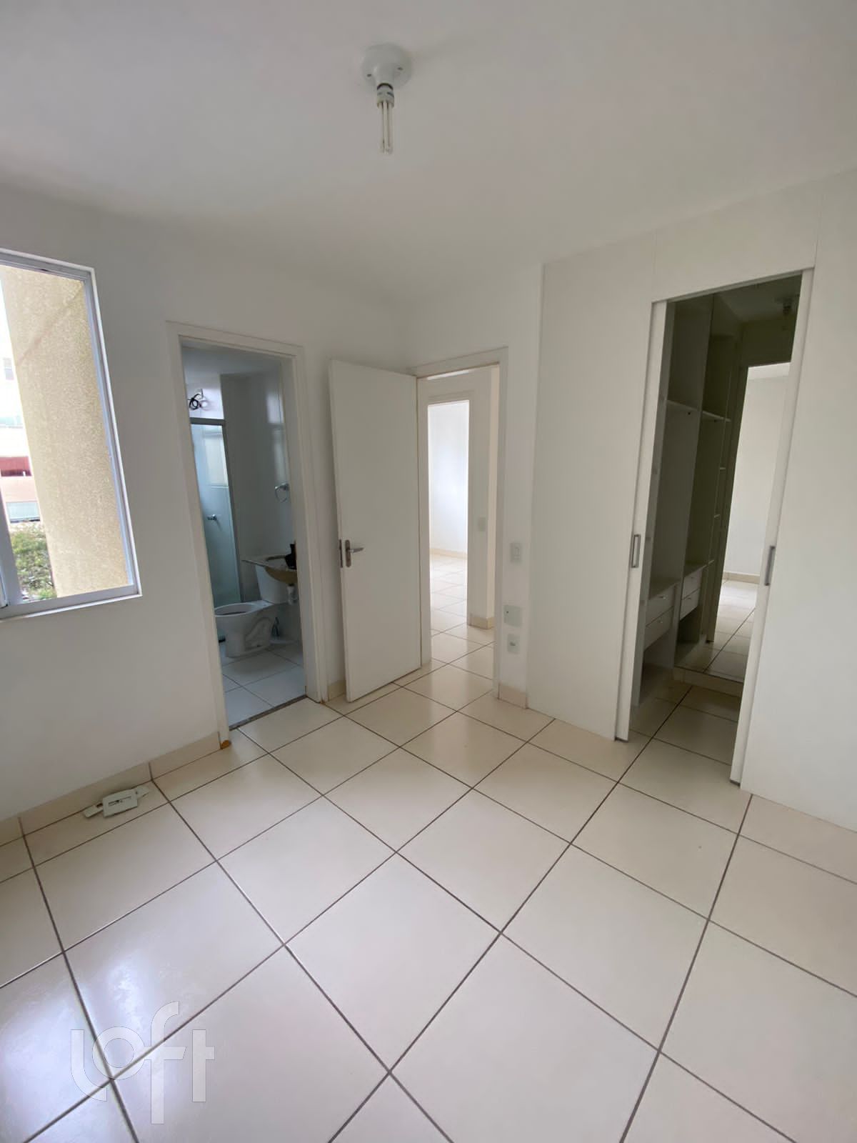 Apartamento à venda com 2 quartos, 68m² - Foto 4