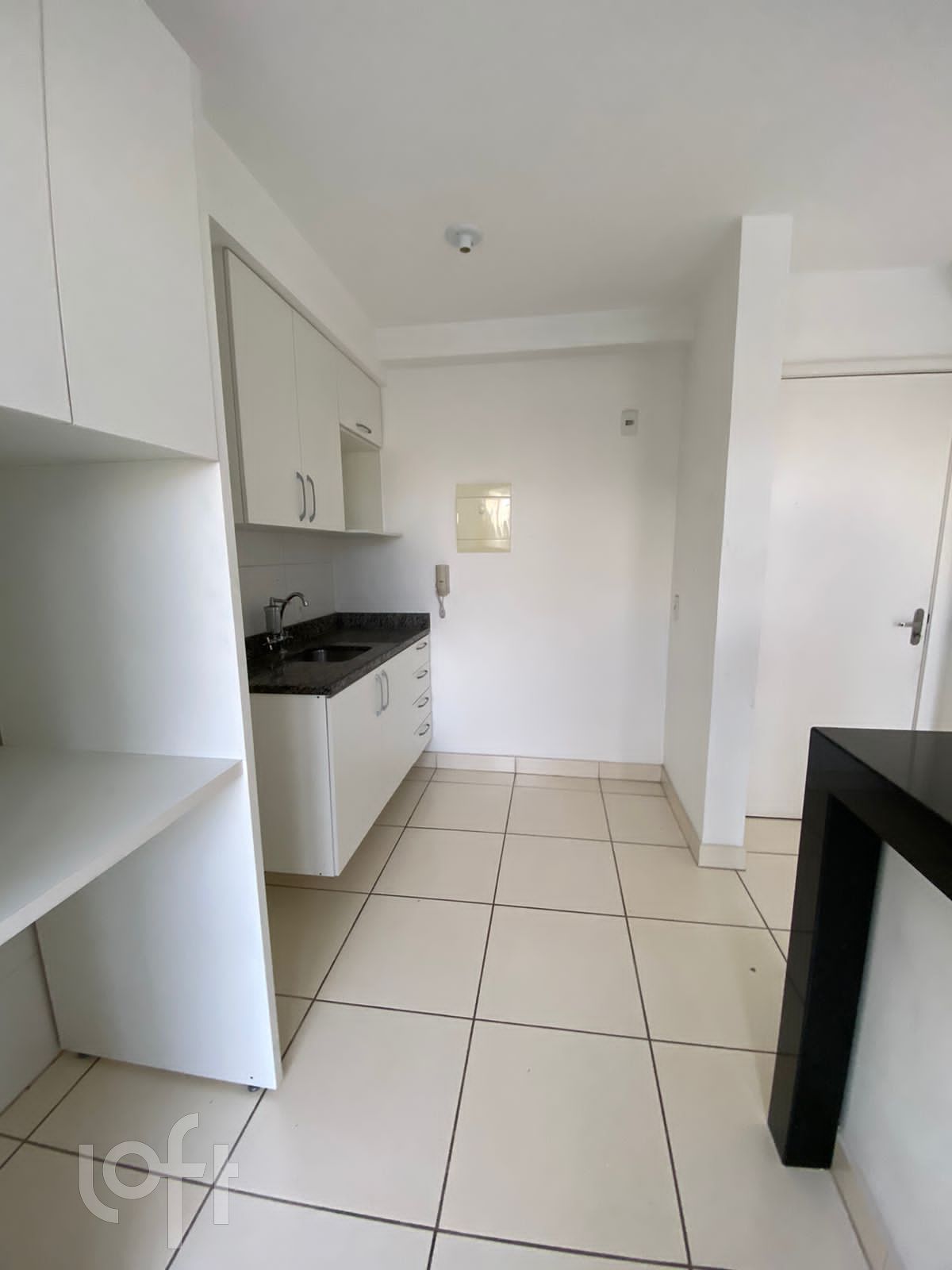 Apartamento à venda com 2 quartos, 68m² - Foto 3