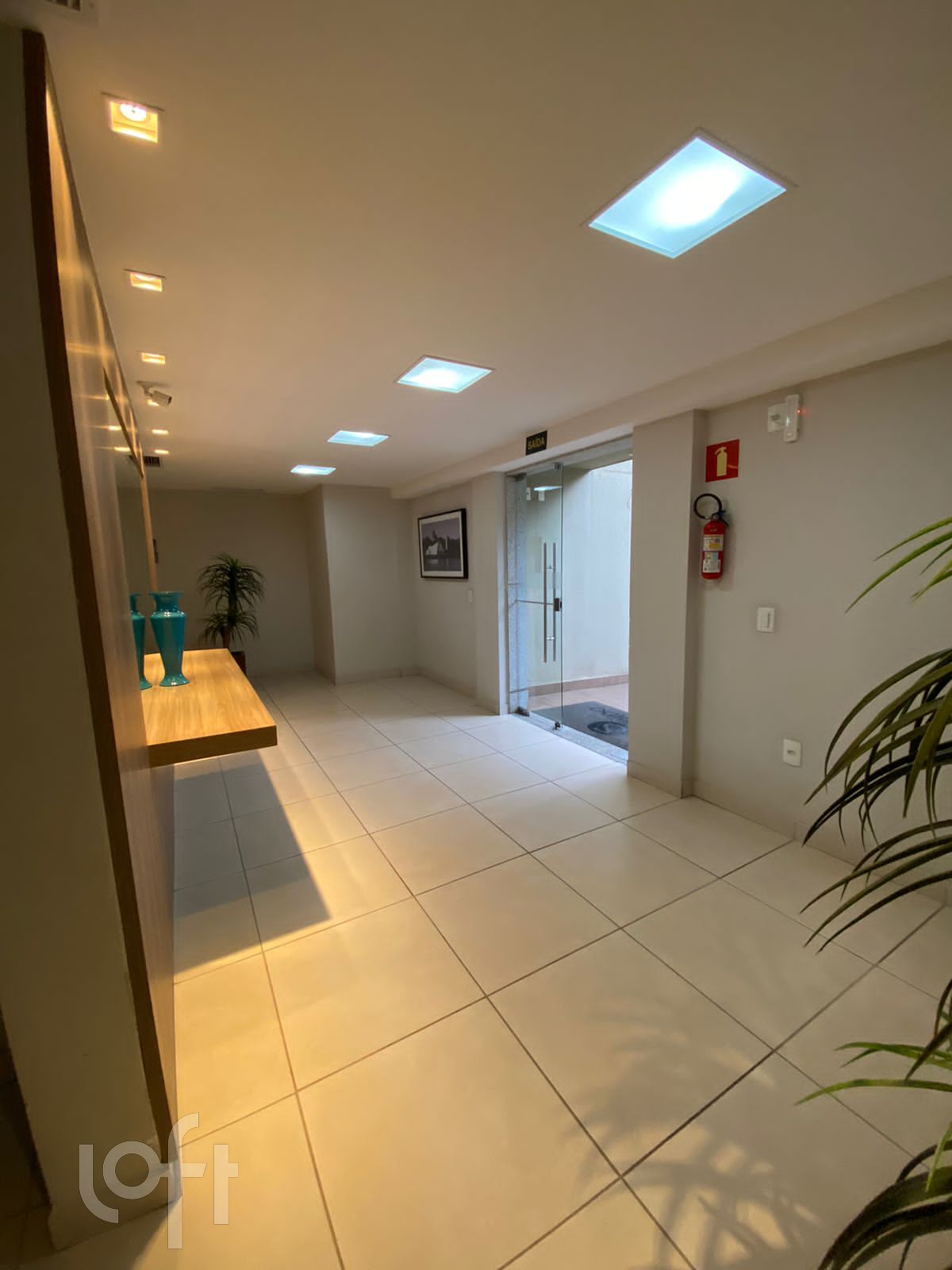 Apartamento à venda com 2 quartos, 68m² - Foto 11