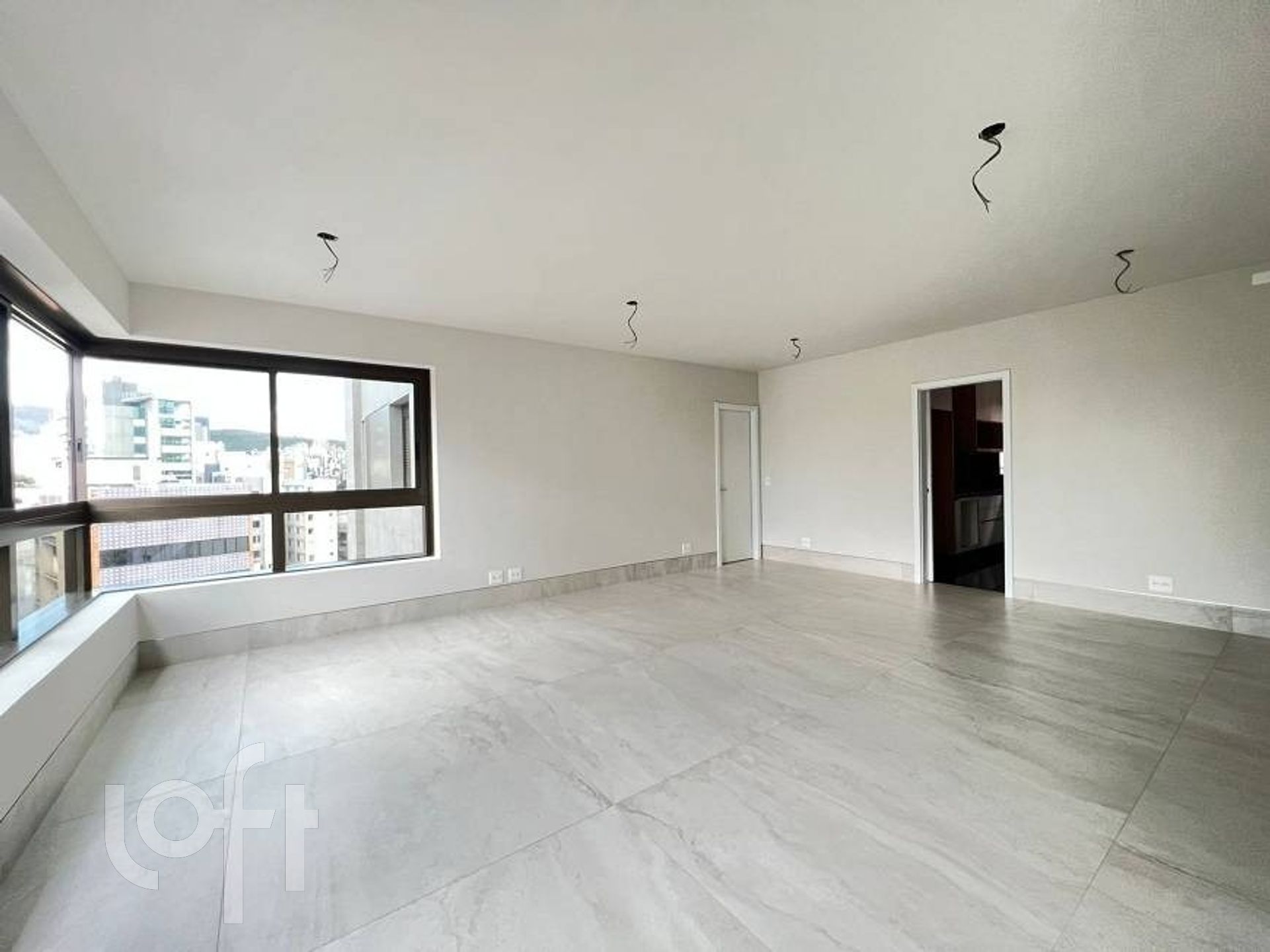 Apartamento à venda com 3 quartos, 118m² - Foto 2