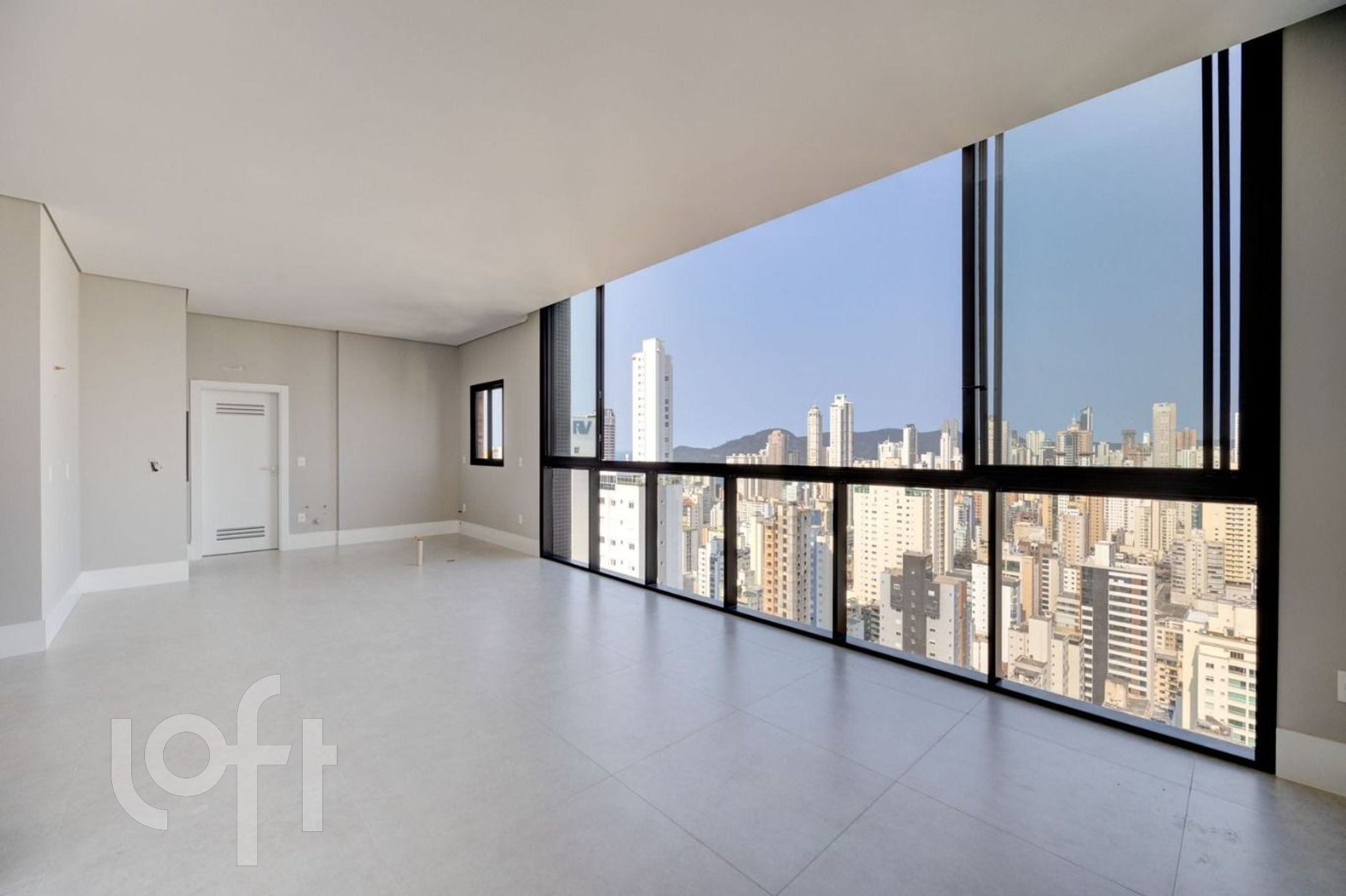 Apartamento à venda em Centro com 135 m², 4 quartos, 2 suítes, 3 vagas