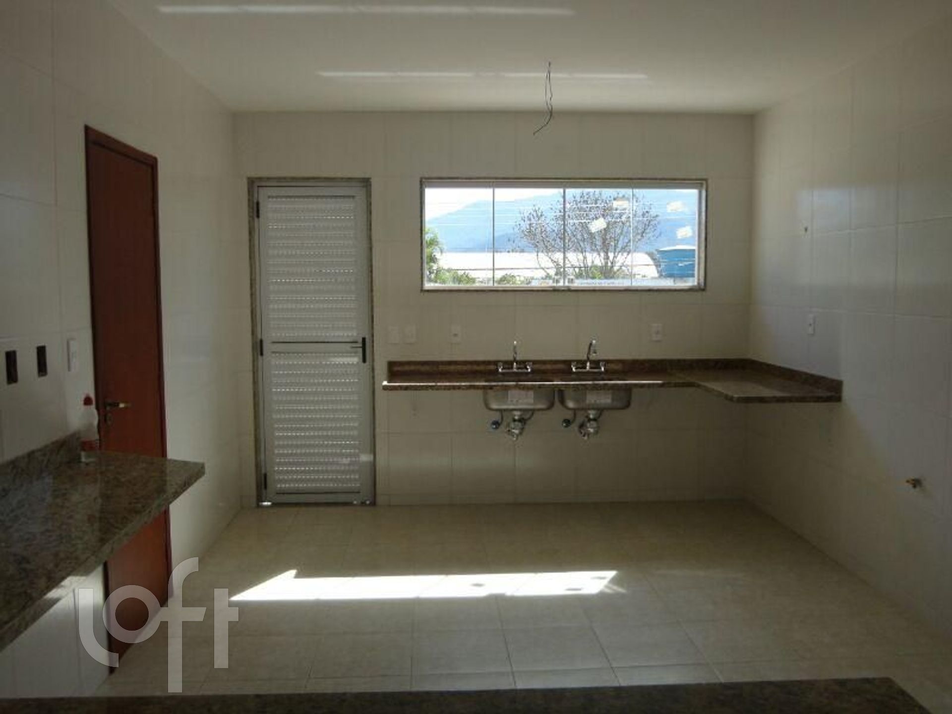 Casa à venda com 3 quartos, 280m² - Foto 15