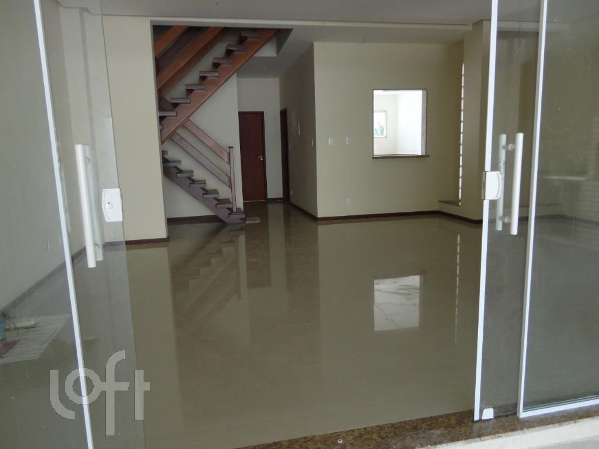 Casa à venda com 3 quartos, 280m² - Foto 1