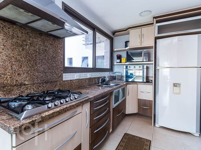 Apartamento com 153m², 3 dormitórios, 3 suítes, 3 vagas, Três Figueiras em Porto Alegre