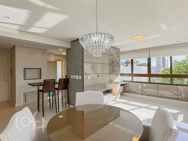 Apartamento com 79m², 2 dormitórios, 1 suíte, 2 vagas, Petrópolis em Porto Alegre